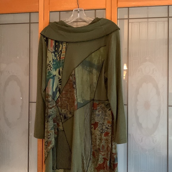 Tunic - Picture 2 of 4
